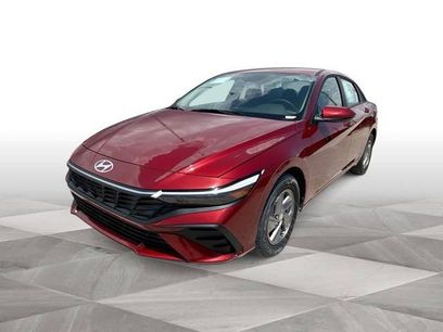 Used 2025 Hyundai Elantra SE