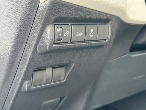 Used 2026 Toyota Corolla Cross L image 14