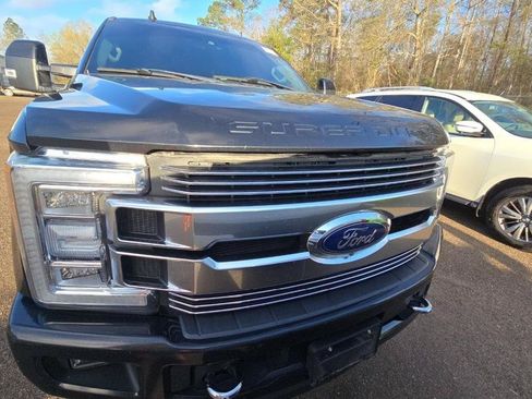 Used 2019 Ford F250 Limited w/ FX4 Off-Road Package AWD/4WD image 2