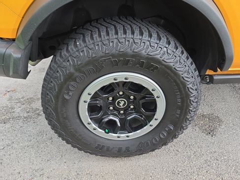Used 2022 Ford Bronco Badlands w/ Sasquatch Package AWD/4WD image 7