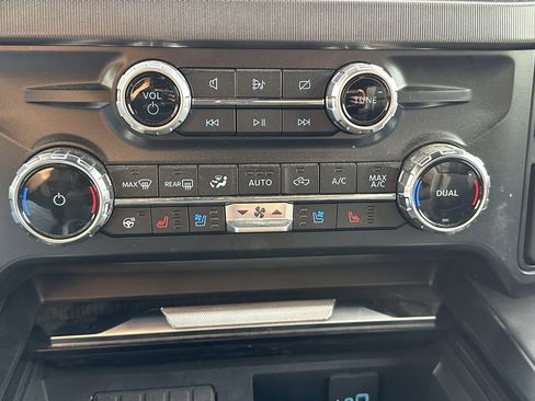 Used 2024 Ford F350 Platinum w/ Tremor Off-Road Package image 26