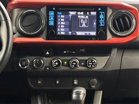 Used 2017 Toyota Tacoma TRD Off-Road w/ Tow Package AWD/4WD image 19