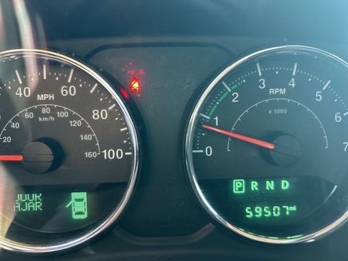 Used 2018 Jeep Wrangler Rubicon w/ Connectivity Group image 12