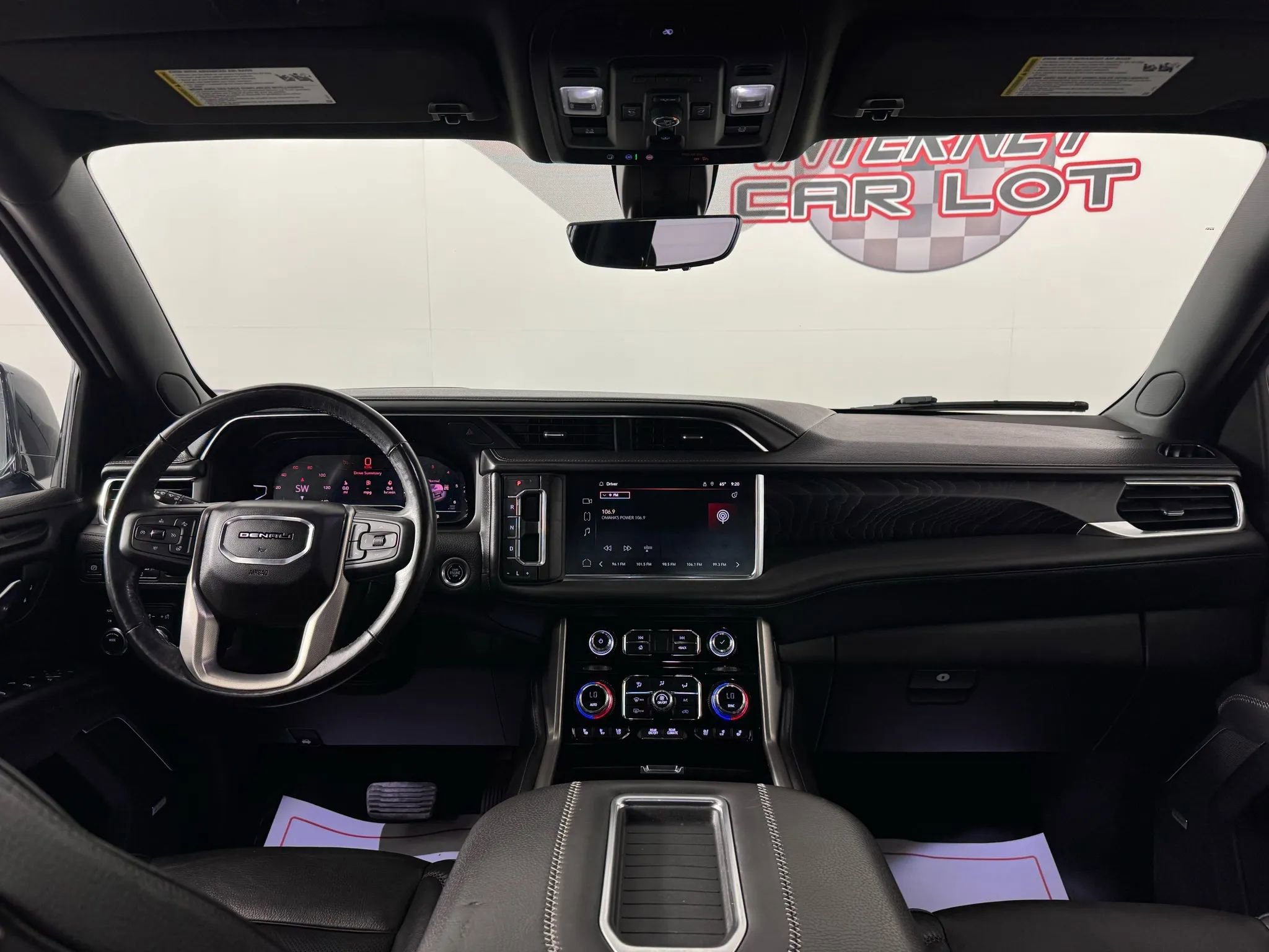 Used 2022 GMC Yukon Denali w/ Advanced Technology Package AWD/4WD image 13