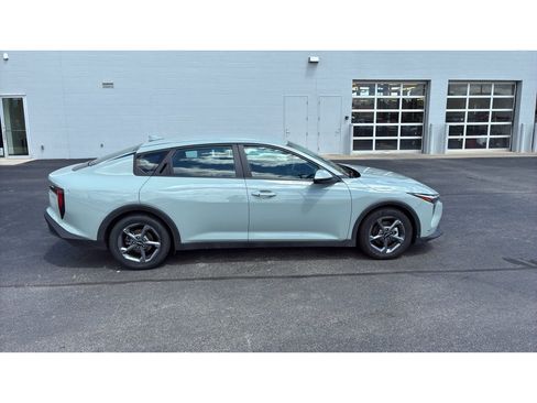 Used 2025 Kia K4 FWD image 5