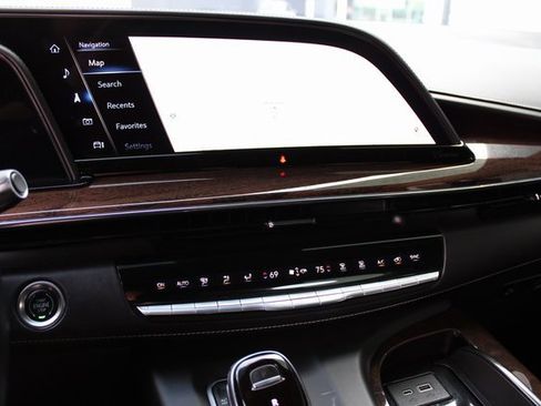 Used 2021 Cadillac Escalade Premium Luxury Platinum image 8