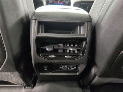 Used 2024 Jeep Grand Cherokee Altitude AWD/4WD image 22