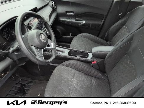 Used 2023 Nissan Kicks SV FWD image 3