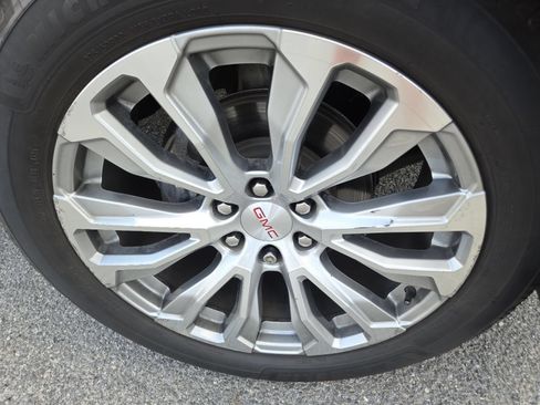 Used 2022 GMC Yukon Denali AWD/4WD image 16