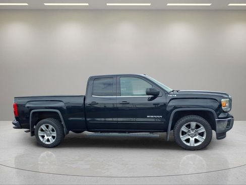 Used 2015 GMC Sierra 1500 SLE w/ SLE Value Package AWD/4WD image 2