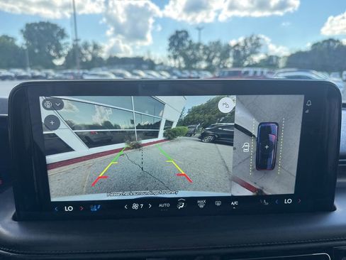 Used 2025 Lincoln Aviator Reserve w/ Equipment Group 201A image 15