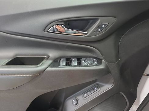 Used 2024 Chevrolet Equinox Premier AWD/4WD image 16