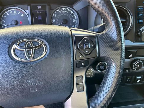 Used 2019 Toyota Tacoma TRD Off-Road w/ Technology Package image 19