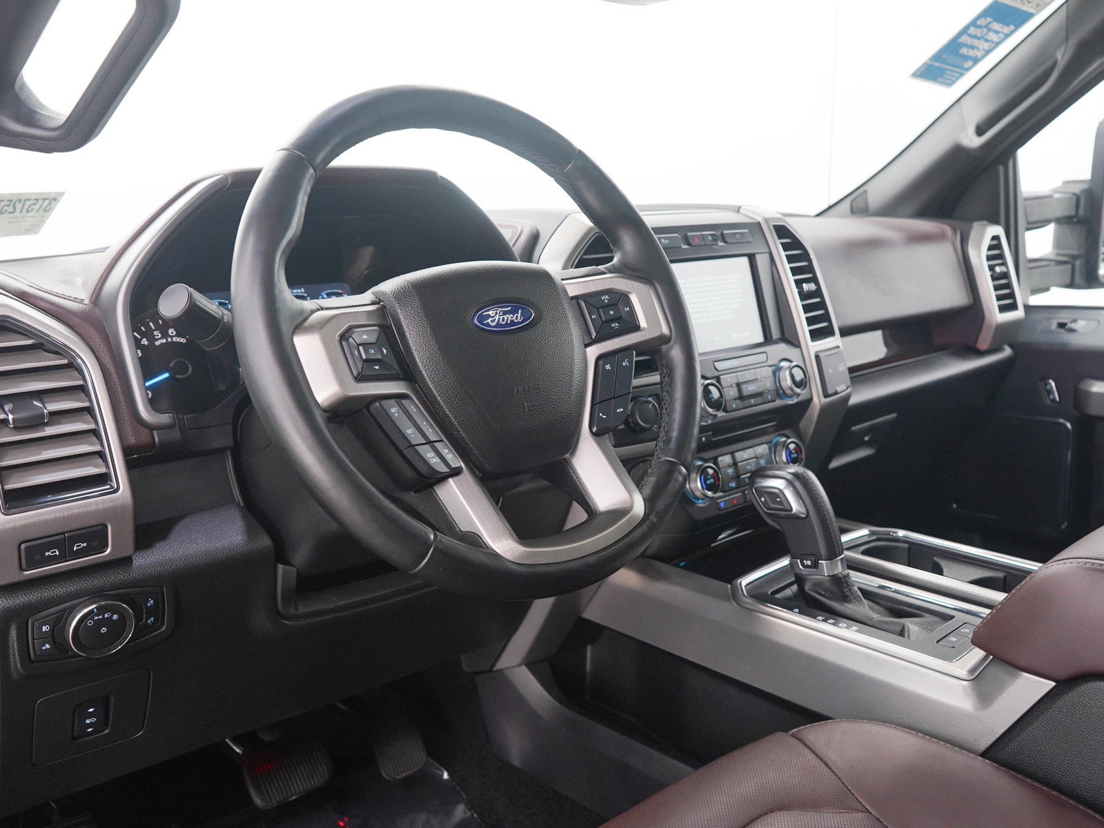 Used 2017 Ford F150 Platinum w/ Equipment Group 701A Luxury AWD/4WD image 26