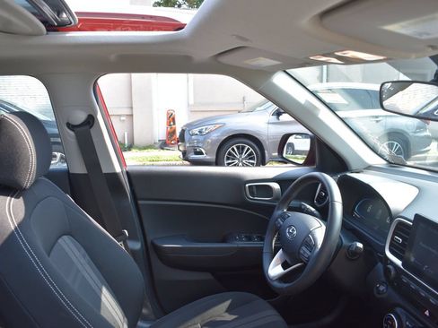Used 2026 Hyundai Venue SEL FWD image 22