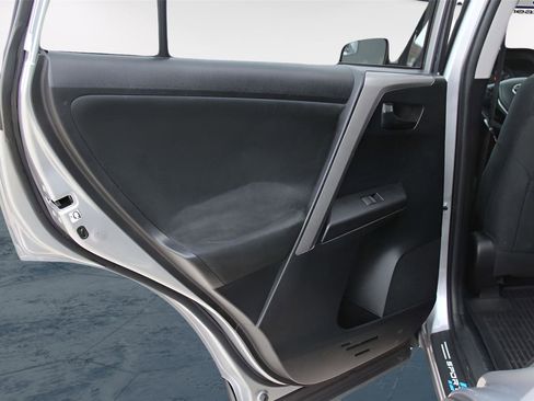 Used 2016 Toyota RAV4 LE image 22