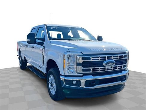 Used 2025 Ford F350 XLT image 1