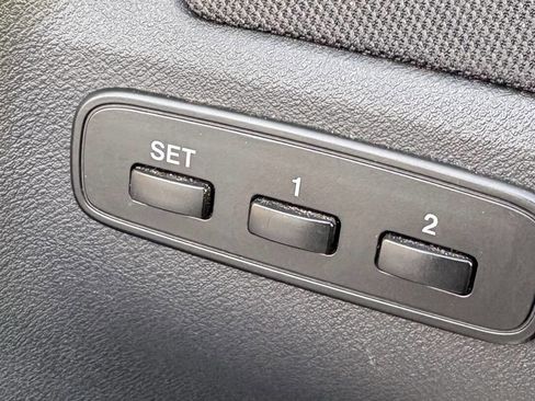 Used 2009 Hyundai Azera Limited w/ Ultimate Pkg 3 image 11