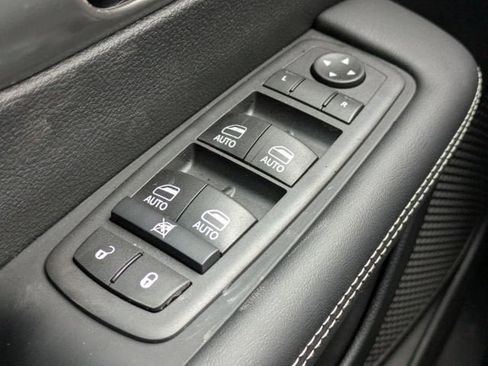 New 2026 Chrysler Pacifica Select w/ S Appearance Package FWD image 24