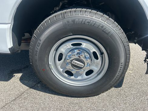 New 2025 Ford F350 XL w/ XL Chrome Package image 24