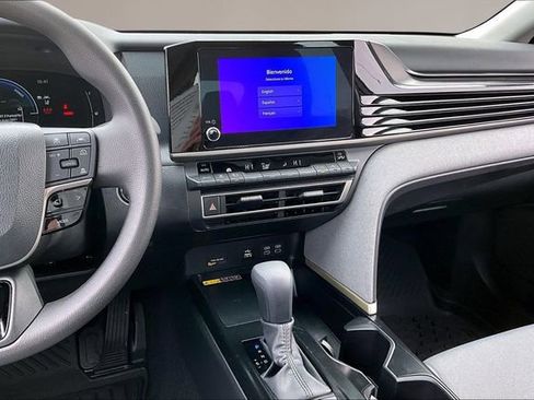 Used 2025 Toyota Camry LE image 9