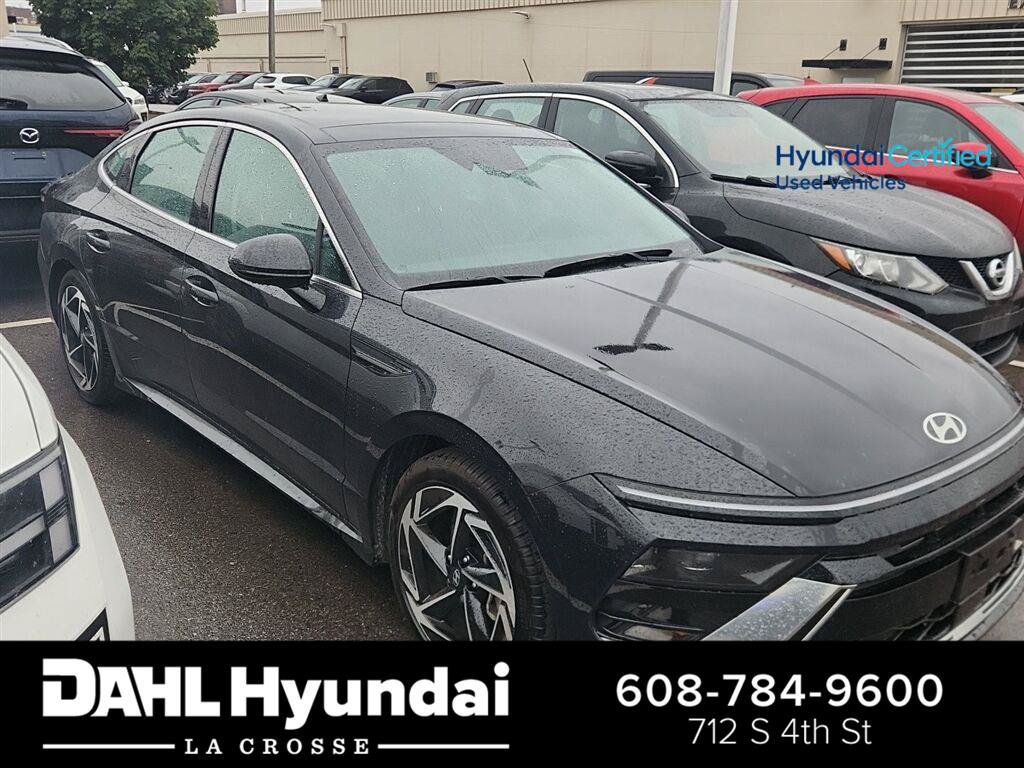 Used 2025 Hyundai Sonata SEL FWD image 1