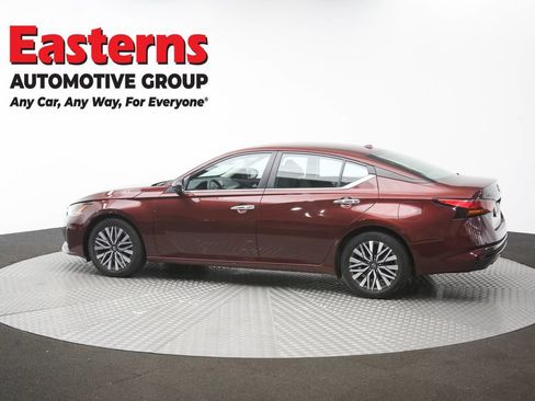 Used 2024 Nissan Altima 2.5 SV FWD image 60