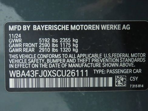 Certified 2025 BMW 530i w/ Premium Package image 35