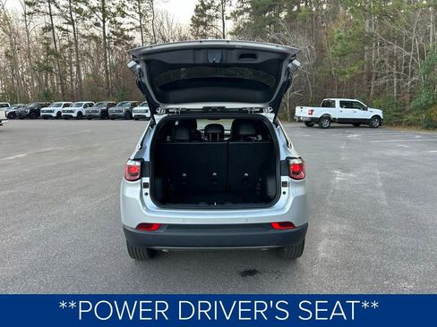 Used 2024 Jeep Compass Limited image 7