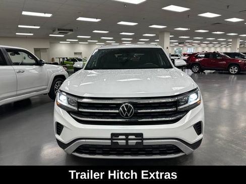 Used 2023 Volkswagen Atlas Cross Sport SE w/ Panoramic Sunroof Package AWD/4WD image 2
