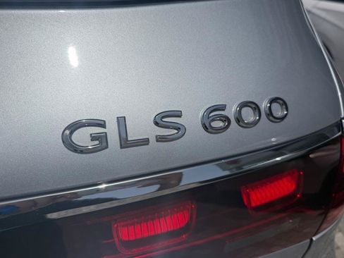 Used 2024 Mercedes-Benz Maybach GLS 600 4MATIC image 13