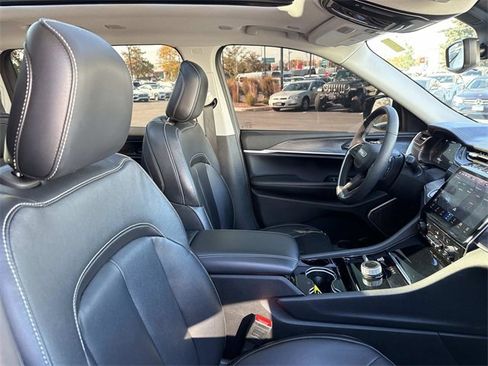 Used 2023 Jeep Grand Cherokee L Limited w/ Trailer Tow Group (B) image 4