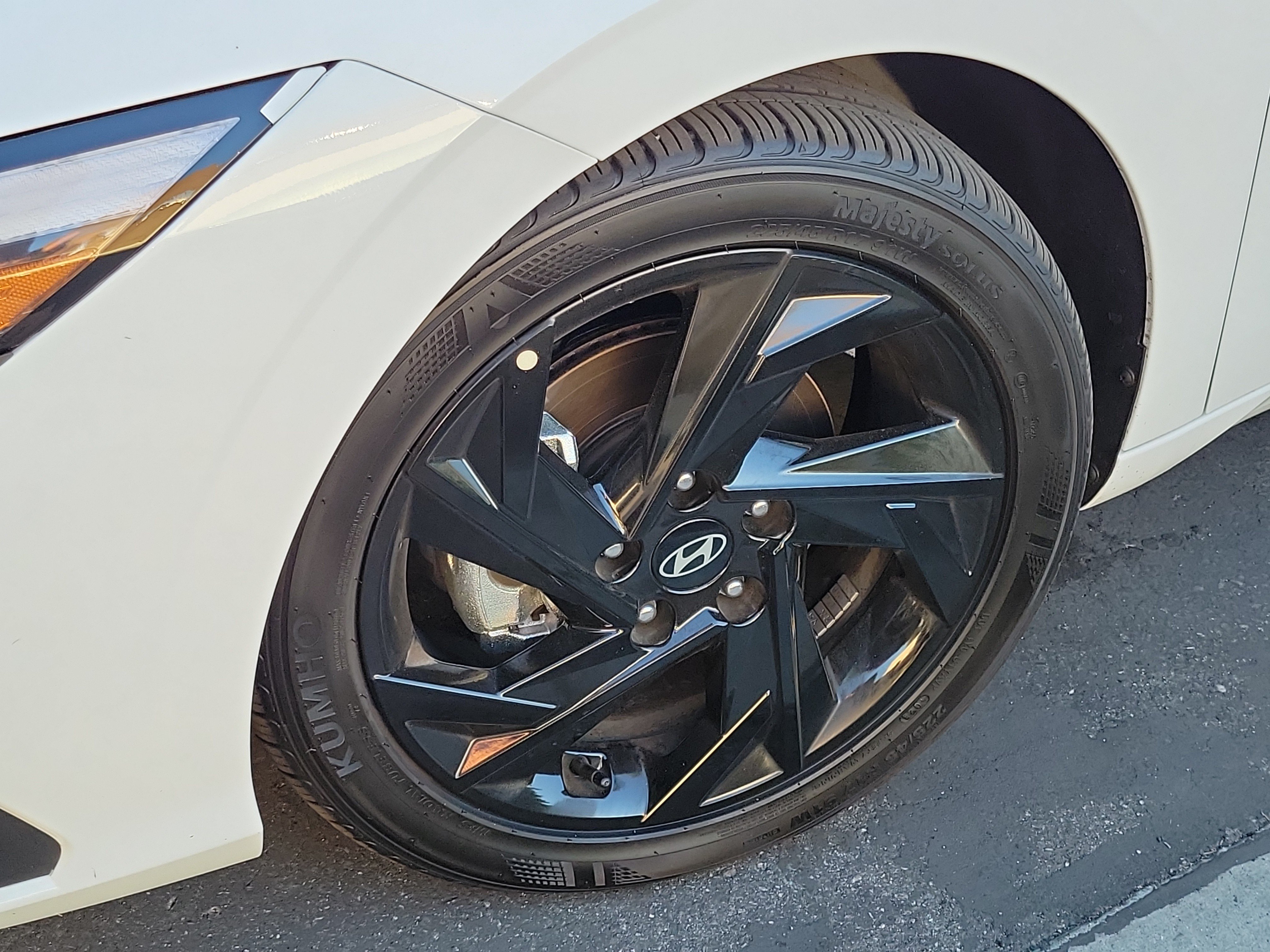 Used 2026 Hyundai Elantra Sport FWD image 2