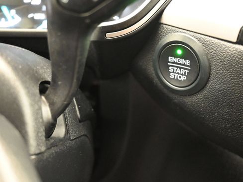 Used 2020 Ford Escape SE FWD image 19