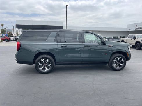 New 2026 GMC Yukon XL AT4 AWD/4WD image 4