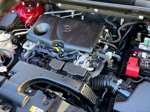 Used 2019 Toyota RAV4 LE FWD image 31