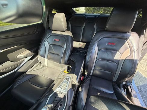 Used 2018 Chevrolet Camaro SS RWD image 14