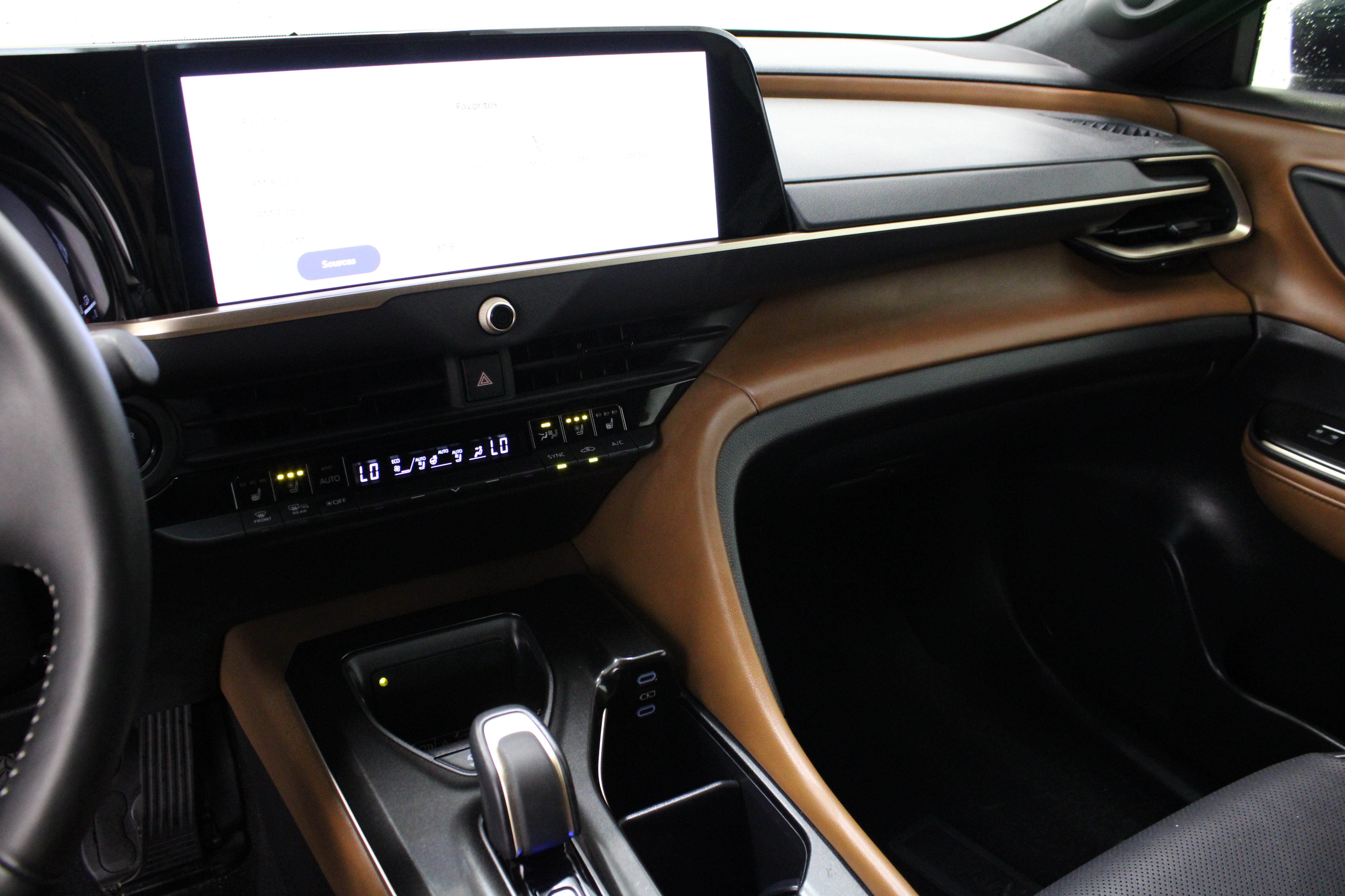 Used 2025 Toyota Crown w/ Advanced Technology Package AWD/4WD image 16