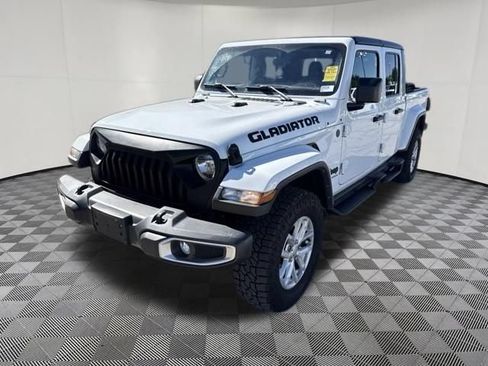 Used 2023 Jeep Gladiator Sport AWD/4WD image 11