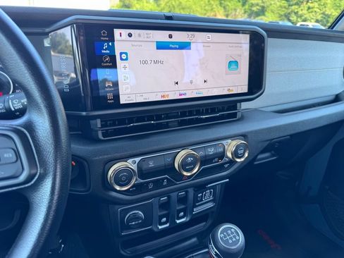 Used 2025 Jeep Wrangler Sport AWD/4WD image 26
