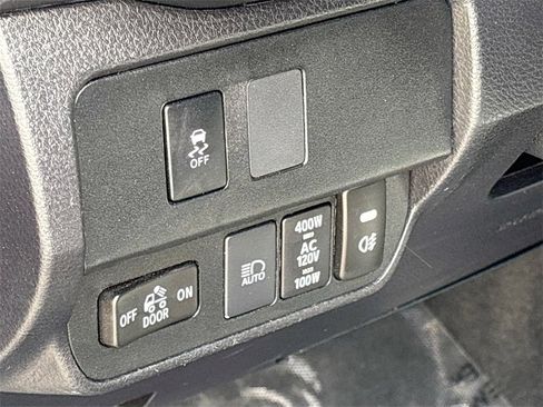 Used 2023 Toyota Tacoma TRD Off-Road image 10