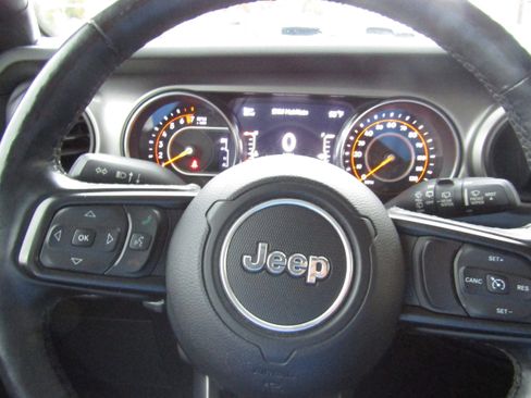Used 2020 Jeep Wrangler Unlimited Sport image 17