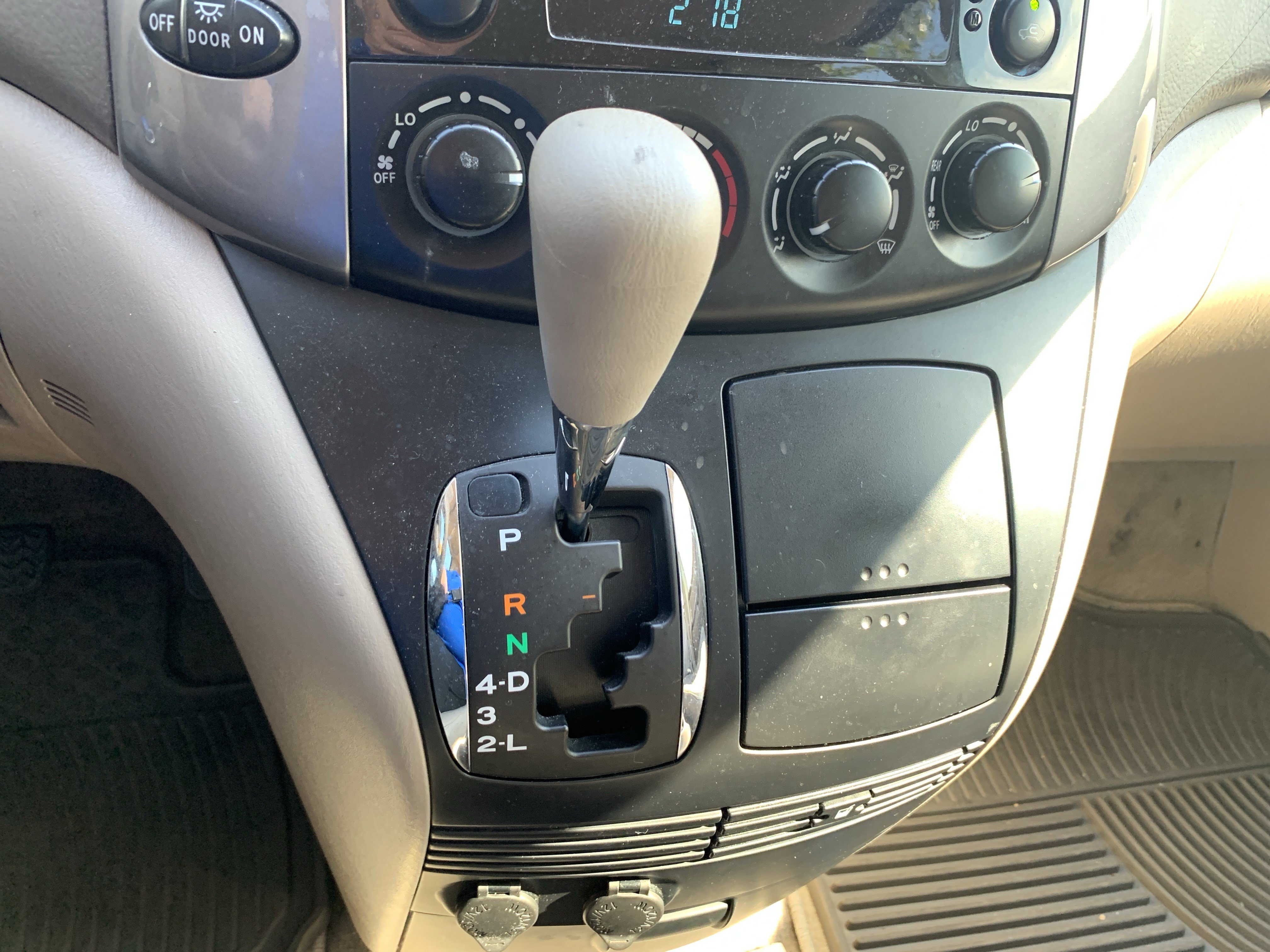 Used 2008 Toyota Sienna LE FWD image 26