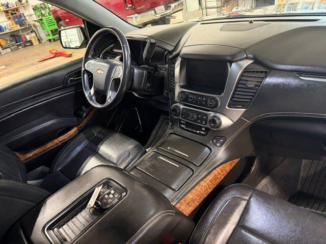 Used 2018 Chevrolet Suburban Premier AWD/4WD image 16