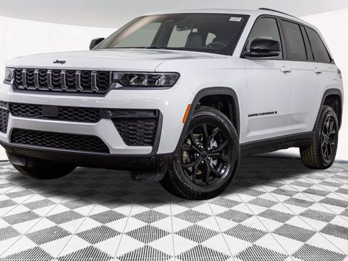 New 2026 Jeep Grand Cherokee Altitude AWD/4WD image 2