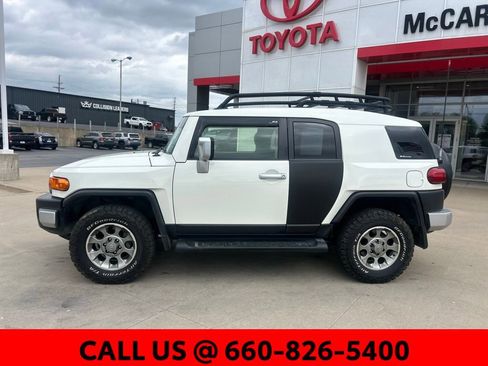 Used 2013 Toyota FJ Cruiser 4WD w/ Convenience Pkg image 10