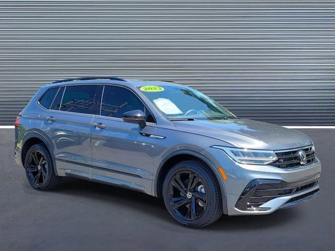 Used 2023 Volkswagen Tiguan SE R-Line FWD image 2