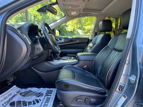 Used 2017 INFINITI QX60 Luxe w/ Deluxe Technology Package AWD/4WD image 12