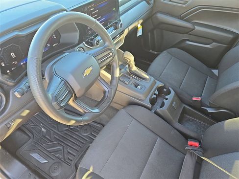 Used 2024 Chevrolet Colorado W/T image 16