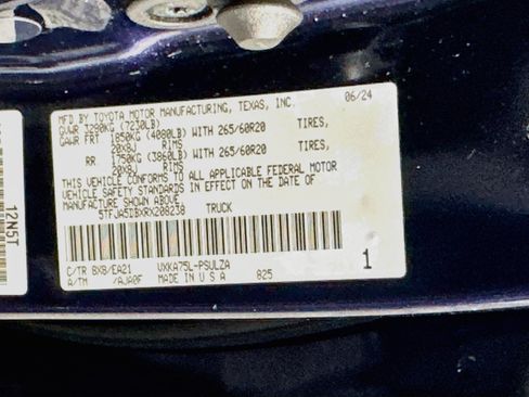 Used 2024 Toyota Tundra Limited AWD/4WD image 12